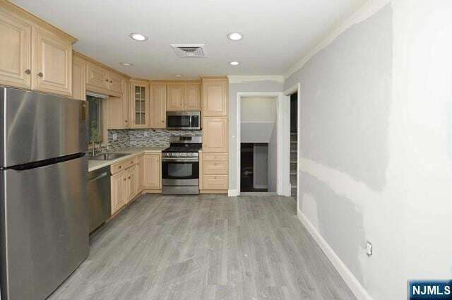 Building Photo - 14-18 Prospect Avenue Unit 1X