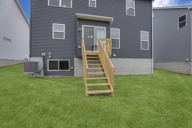 Building Photo - 3832 Old Glory Lp