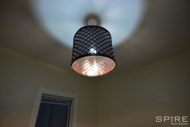 Building Photo - 200 Lawrence Ave