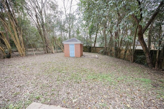 Building Photo - 2058 Woodley Rd