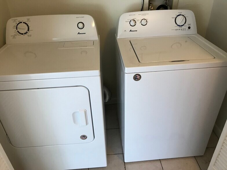 Laundry - 11B Columbia Lane