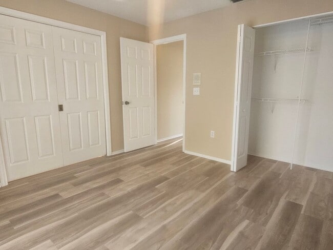 Building Photo - Move In Ready