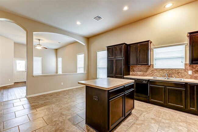Building Photo - 3310 Daniel Falls Ln