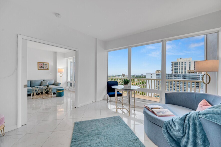 Building Photo - 4020 Galt Ocean Dr