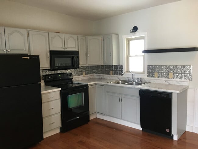 Building Photo - 12 Old Georges Mills Rd