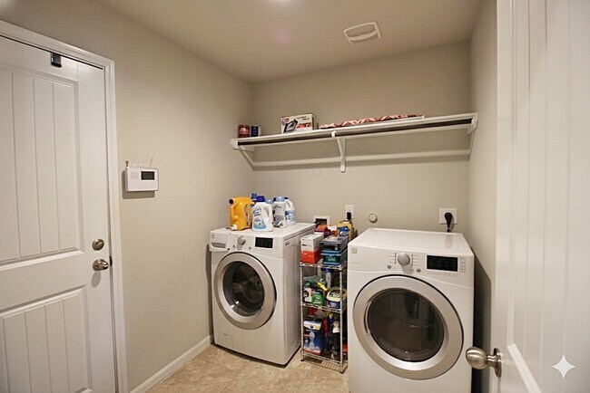 Building Photo - 4019 Spurwing Ln