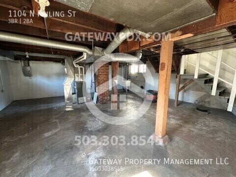 Building Photo - 1104 N Failing St