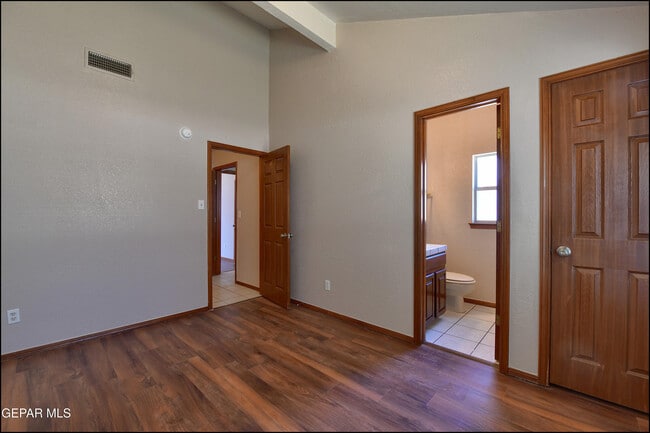 Building Photo - 6451 Loma De Cristo Dr