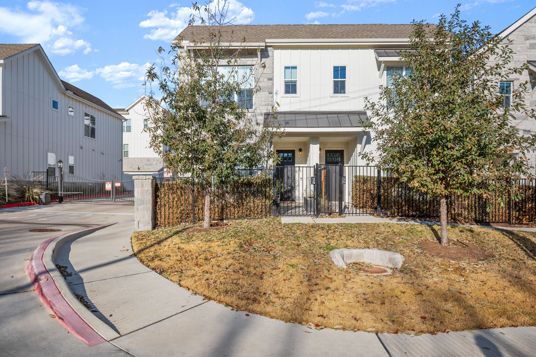 Building Photo - 2624 Metcalfe Rd