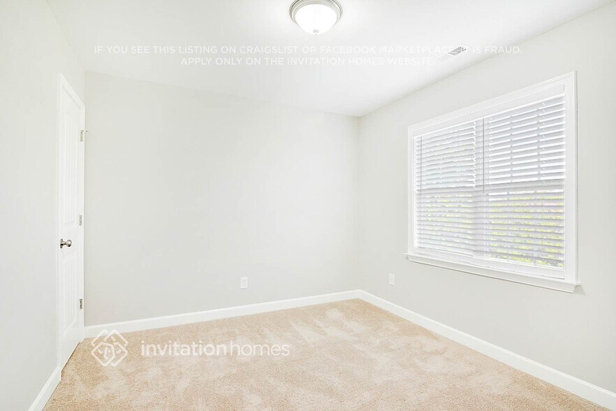 Building Photo - 109 Woodsorrell Ct