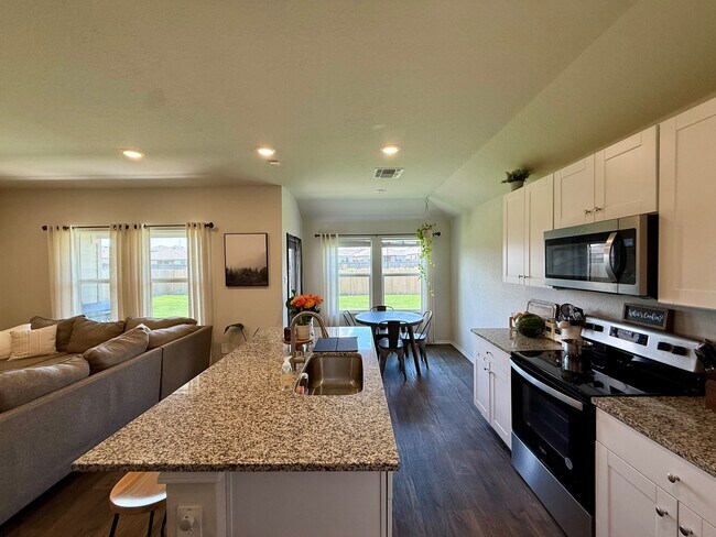 Building Photo - 541 Chaco Lp