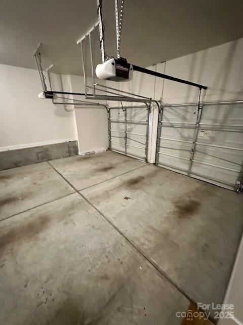 Building Photo - 10301 Linksland Dr