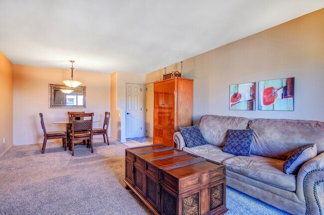 Building Photo - Beautifully Furnished One Bedroom Condo near Hospital Available Now!