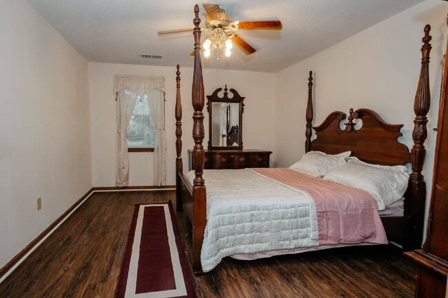 Building Photo - Fully Furnished Charleston Rental Near Folly Beach – Utilities Included | $3,600/Month