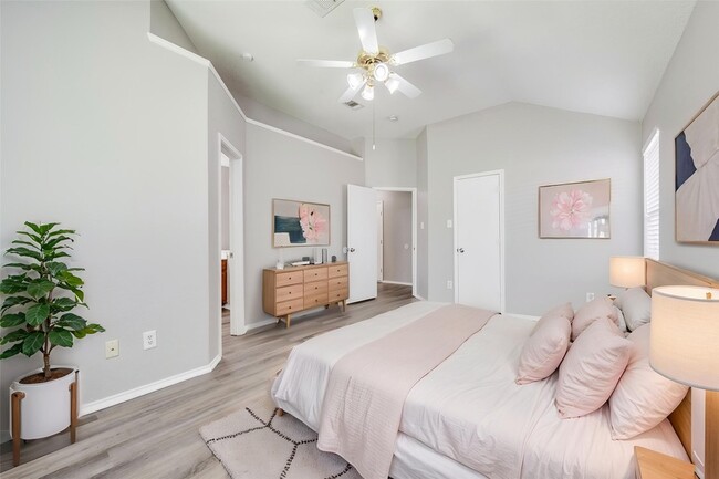 Building Photo - 6431 St Leonard Dr