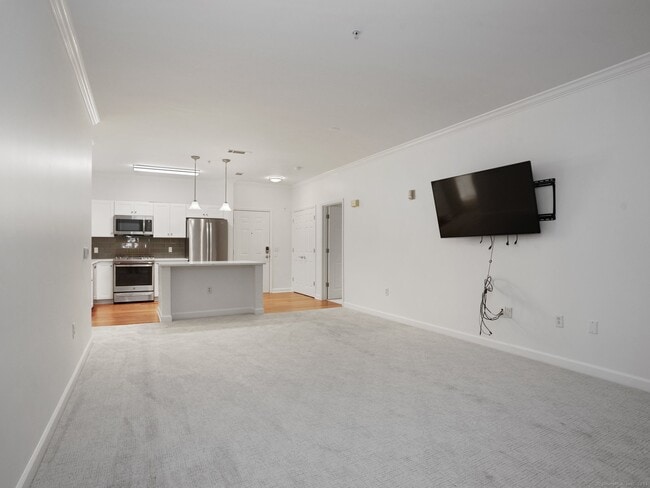 Building Photo - 35 W Broad St