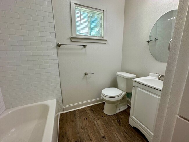 Building Photo - 4655 Fairfields Ave