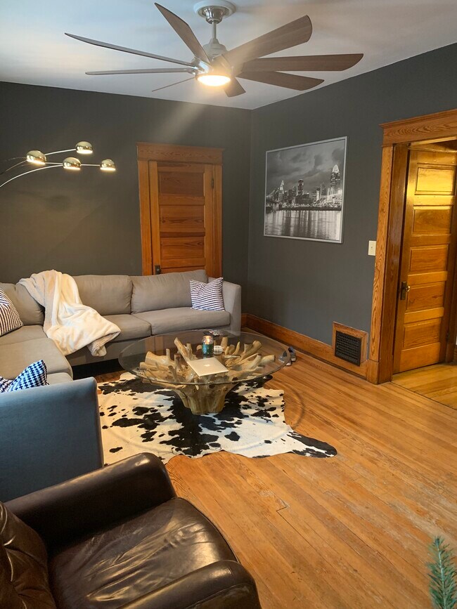 Living room - 1707 Bruce Ave