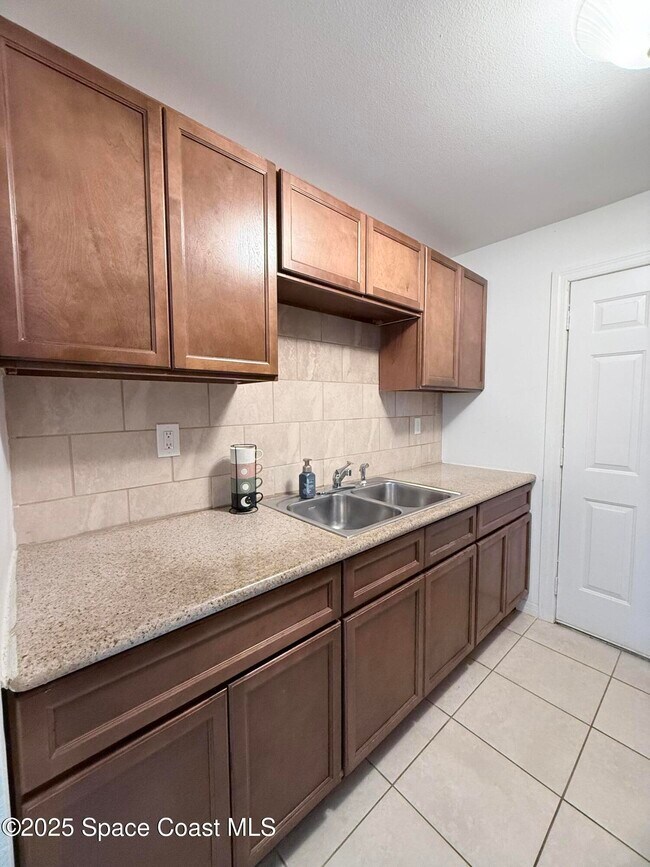 Building Photo - 1440 Parkway Dr