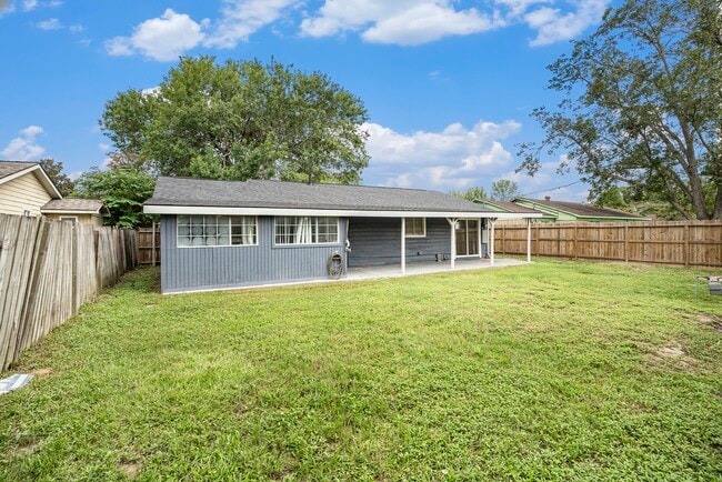 Building Photo - 2222 Pickerton Dr