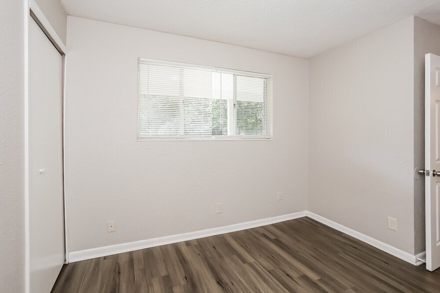 Building Photo - 6812 Hawkins Ct