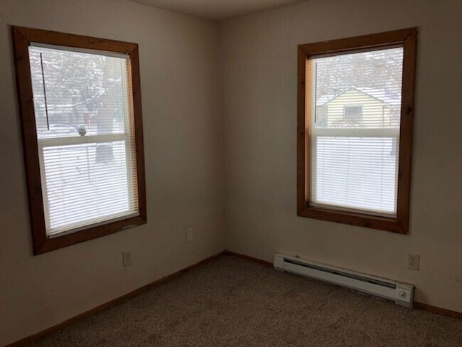 Building Photo - 18114 E Cowley Ave