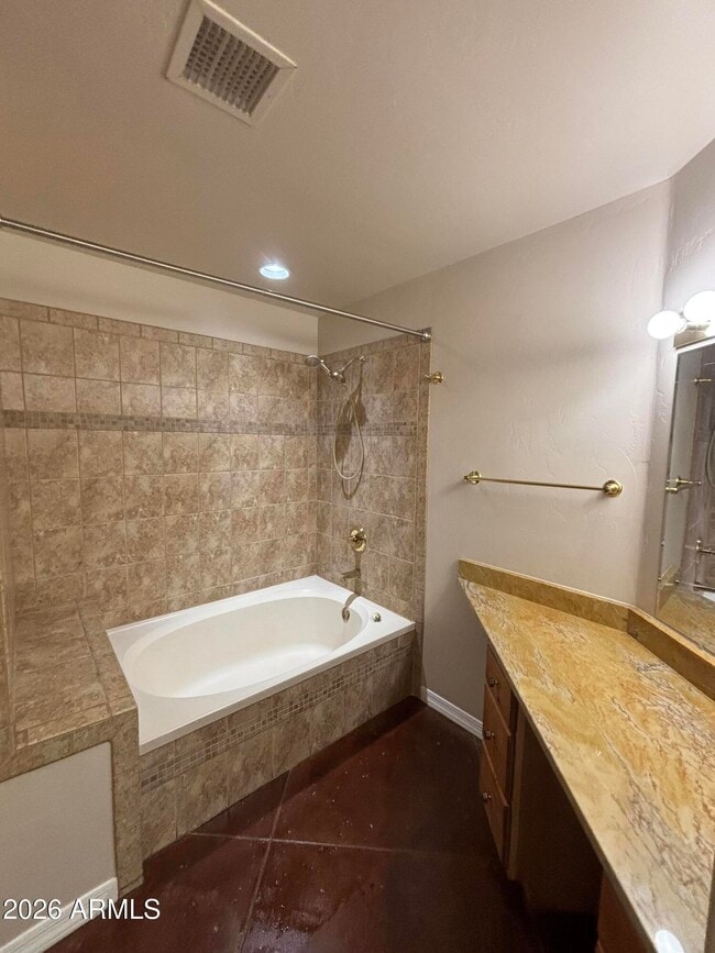 Building Photo - 5342 S San Pedro Ave