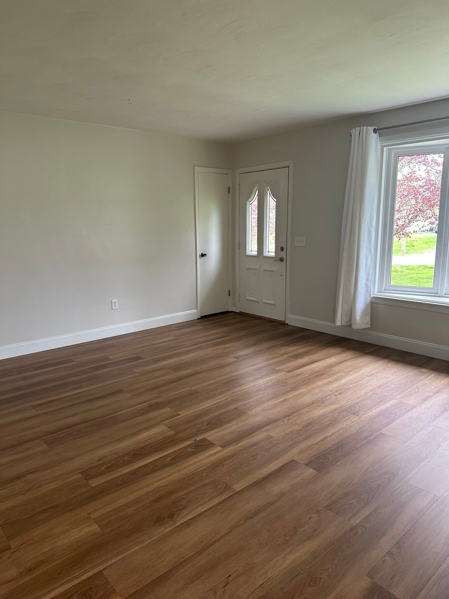 Building Photo - 1211 Walcrest Dr