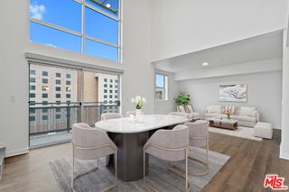 Building Photo - 325 N 1st St