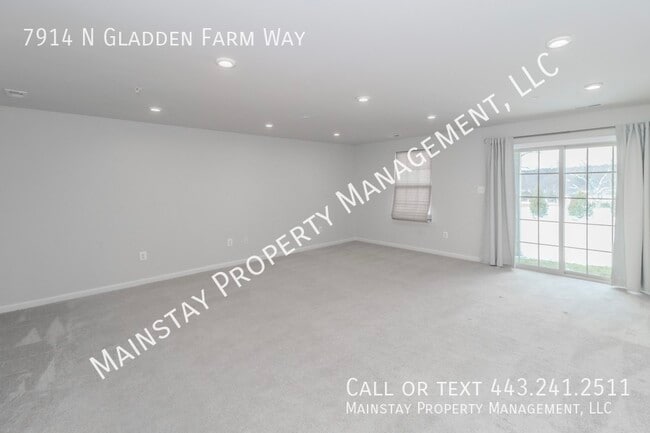 Building Photo - 7914 N Gladden Farm Way