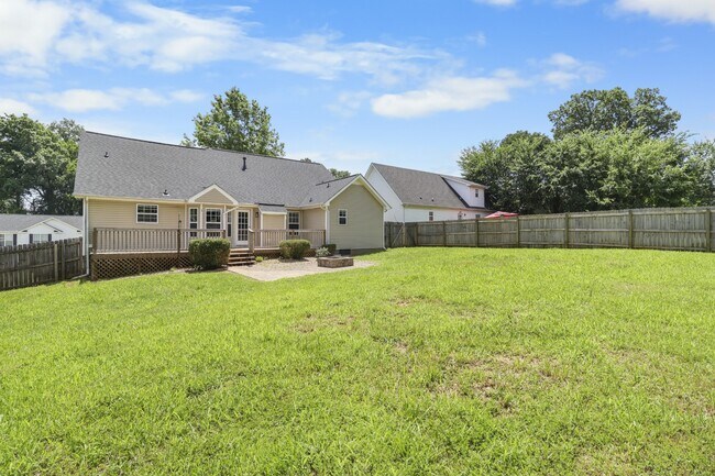 Building Photo - 1644 Cedar Springs Cir