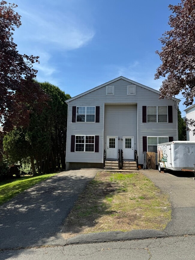 Building Photo - 4 Trumbull St