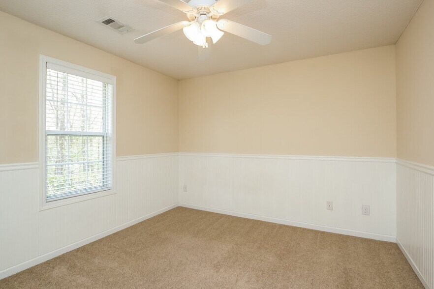 Building Photo - 117 Highland View Pass