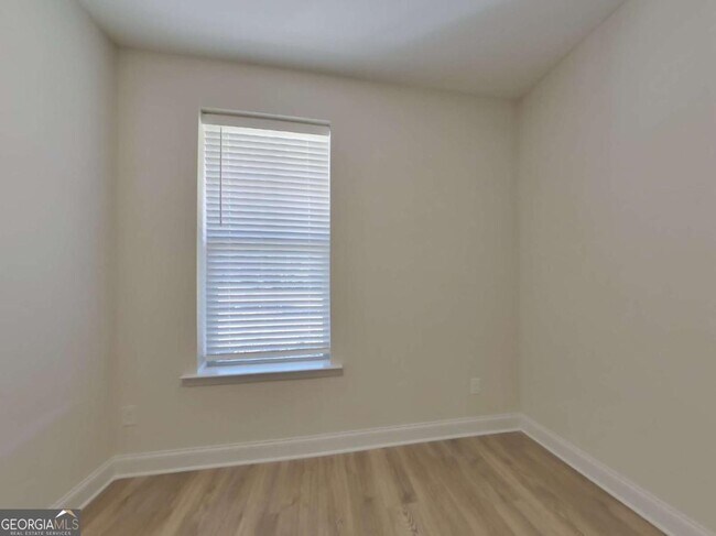 Building Photo - 615 Cantrell Dr
