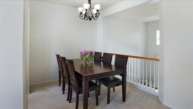 Building Photo - Beautiful Tri-Level Valencia Townhome with...