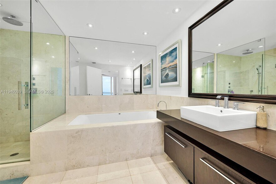 Building Photo - 17121 Collins Ave