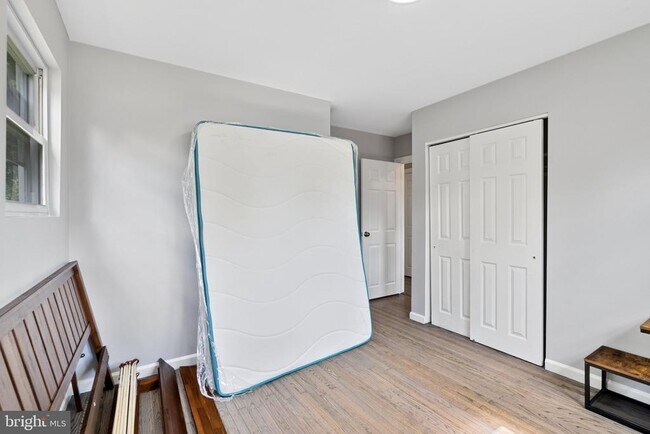 Building Photo - 501 Bloomfield Dr