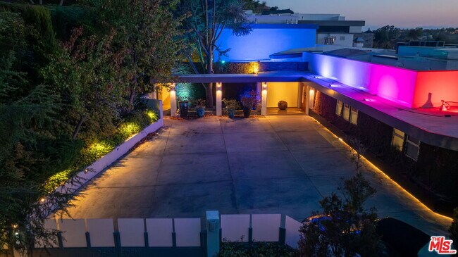 Building Photo - 2644 Eden Pl