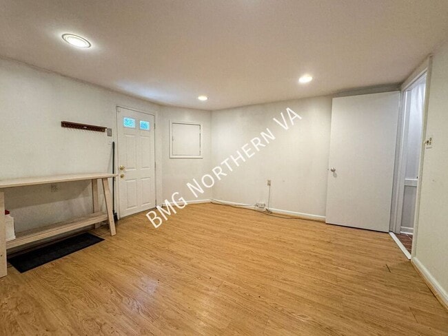 Building Photo - 6600 Braddock Rd