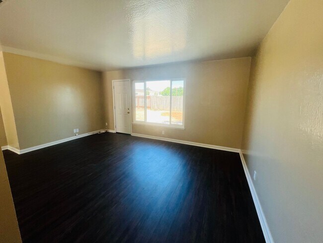 Building Photo - 8893 Kelsey Dr