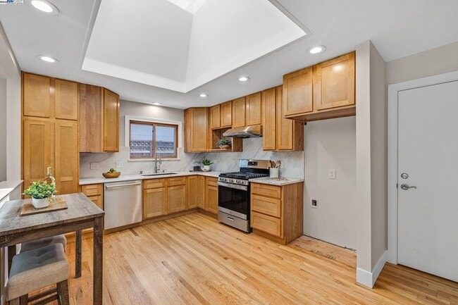 Building Photo - Updated Single-Story 4BR Home with Pool in Prime Pleasanton Valley Location