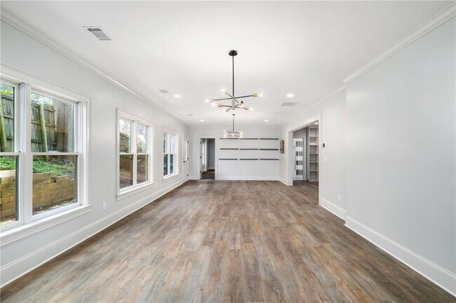 Building Photo - 4715 Westfield Dr NE