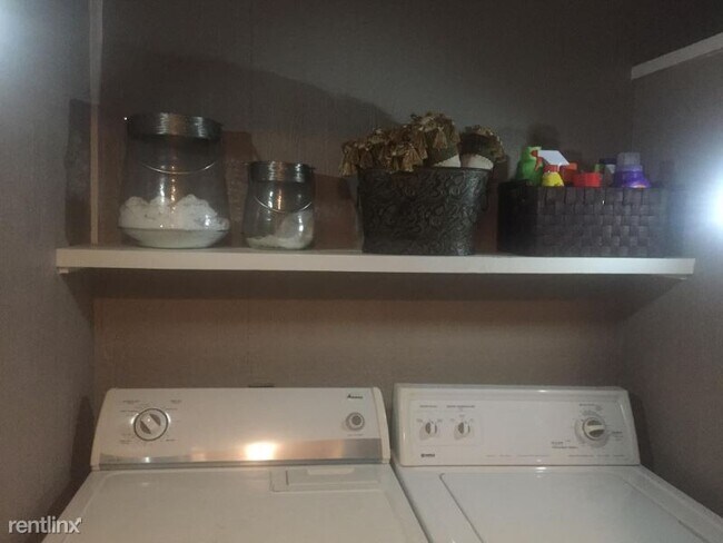 Building Photo - 1 br, 1 bath Apartment - 7510 Briarwood Dr