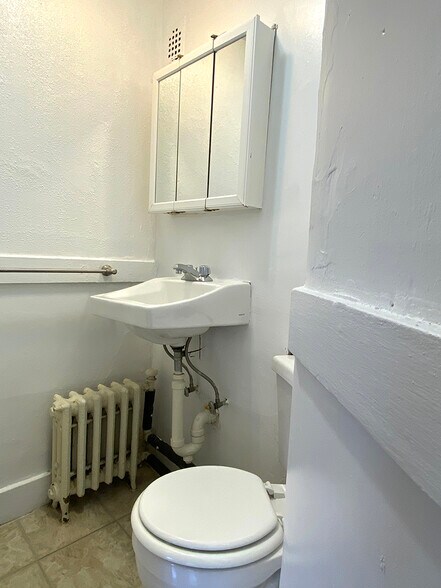 Building Photo - 90 Myrtle St