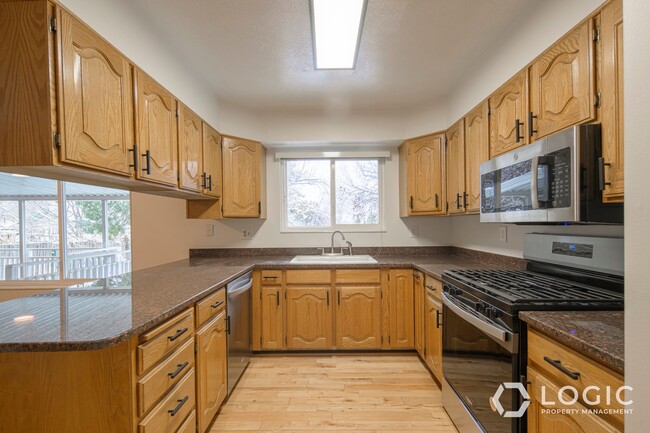 Building Photo - Spacious Home in Tooele!