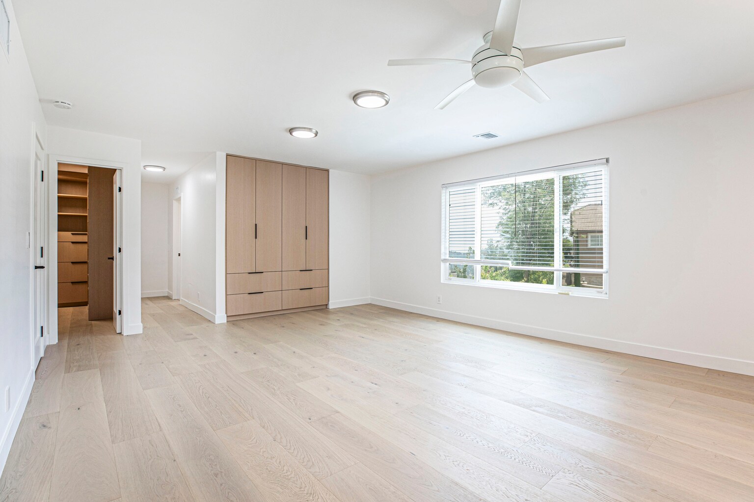 Building Photo - 3125 Emerald Isle Dr