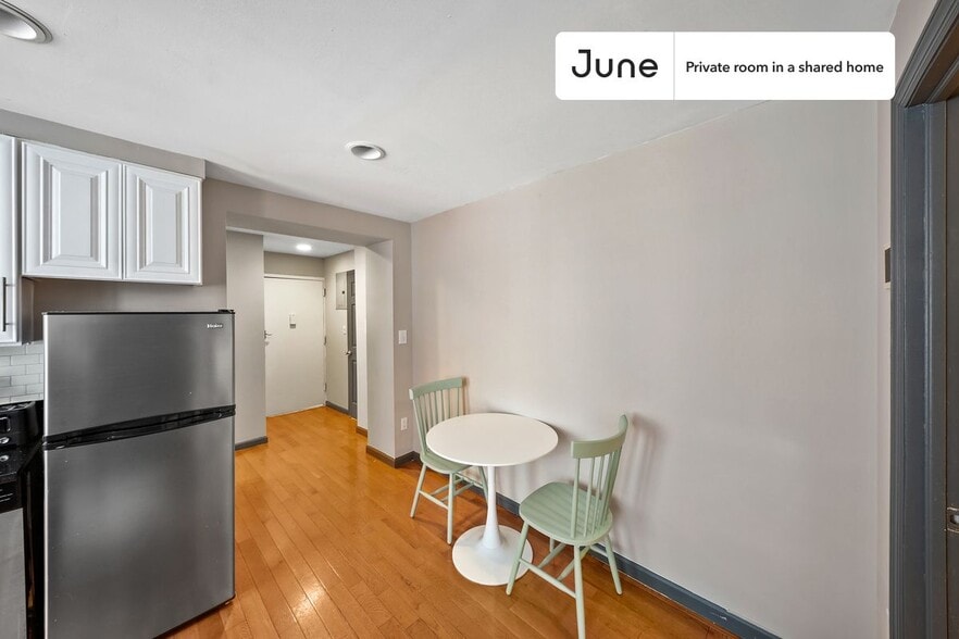 Building Photo - Room in Shared 3 bed/1 bath home in East Village