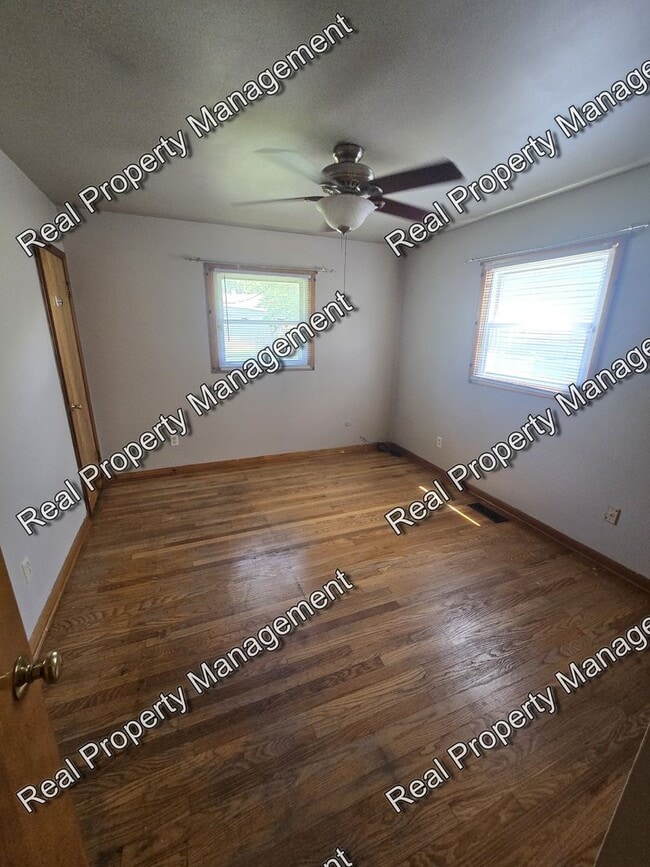 Building Photo - Freshly painted 3 Bedroom Ranch