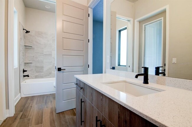 Building Photo - 861 SW 120th Dr