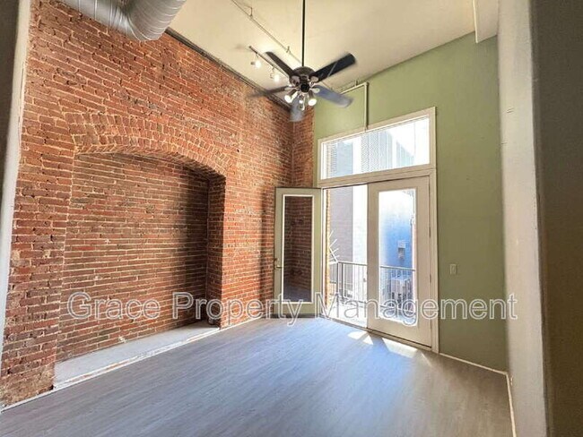 Building Photo - 1617 California St